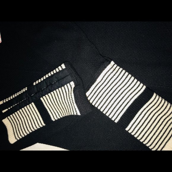 BNWT Free People scoop neck w/ cool sleeves - Picture 8 of 8